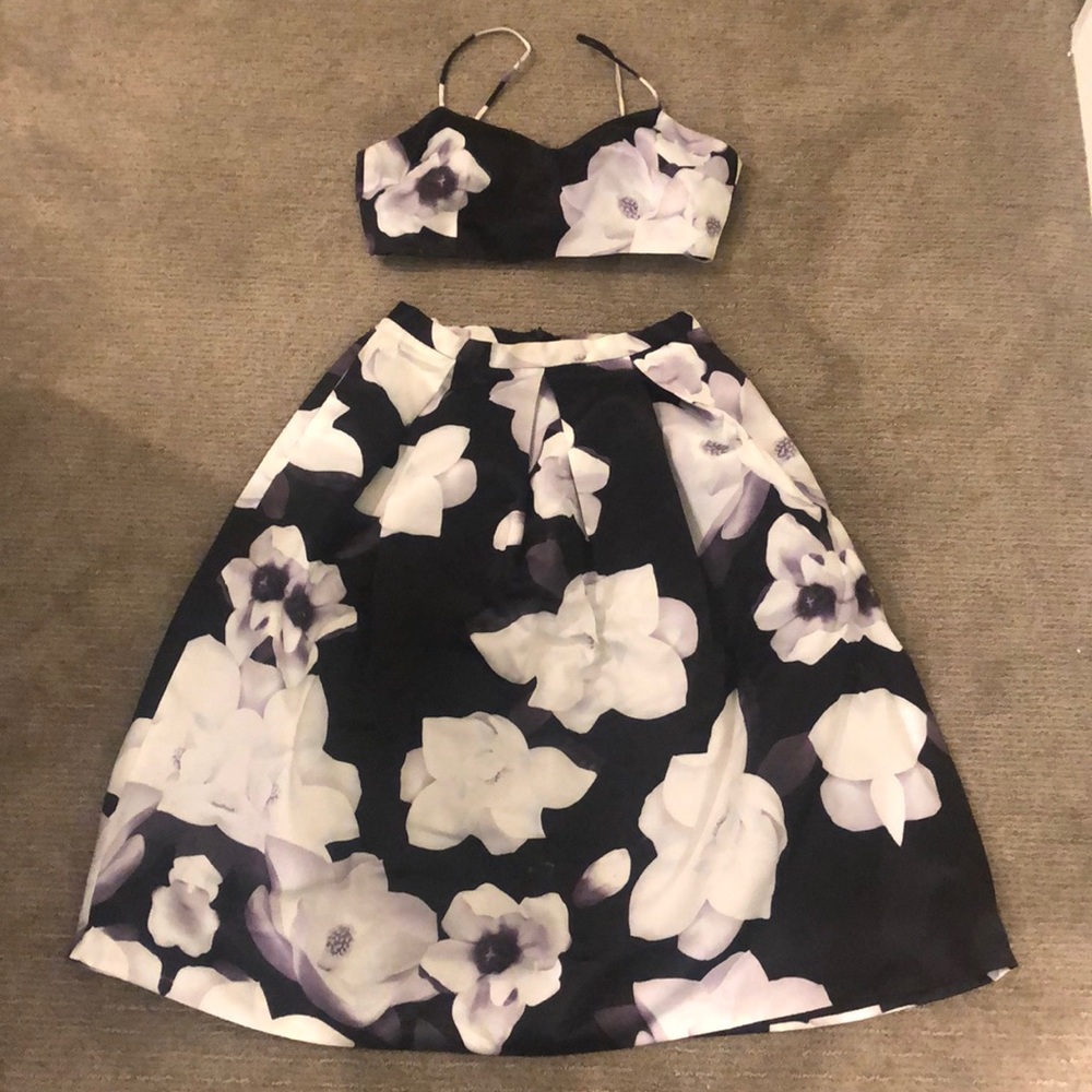Two piece high wasted skirt and crop top